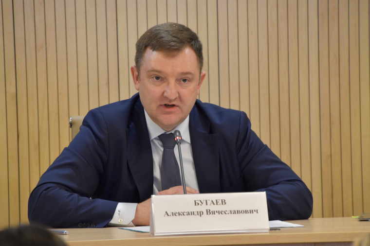 Сергей Кравцов назвал суверенитет России ключевой идеей нового учебника по обществознанию.